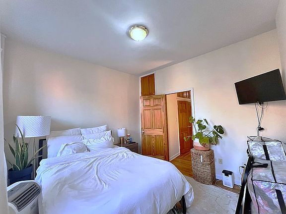 2nd image of 106 W 96th St APT 3D