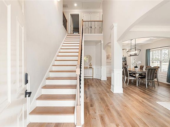 3rd image of 1511 New Hope Rd