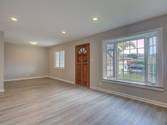 4th image of 1253 Farringdon Dr