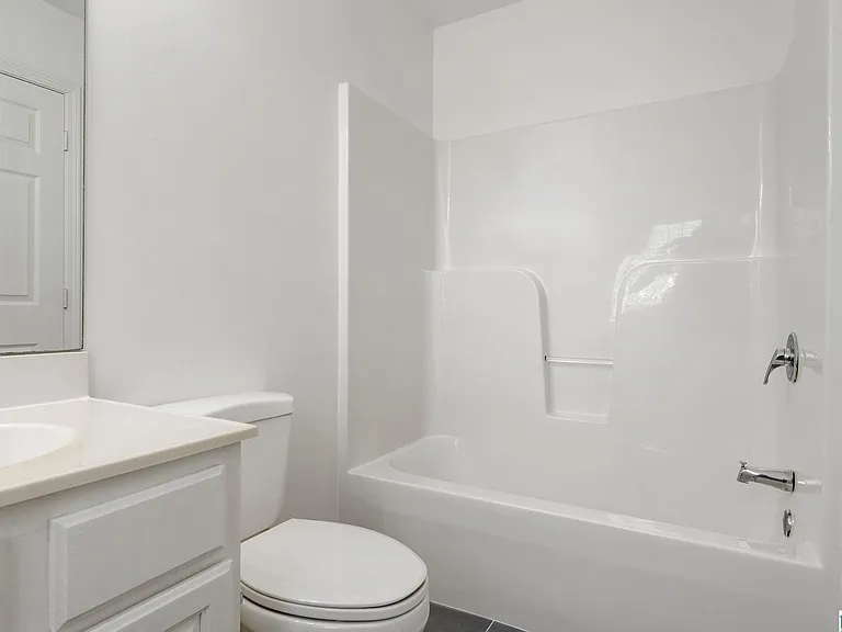 1004 W Walnut St — Photo 21