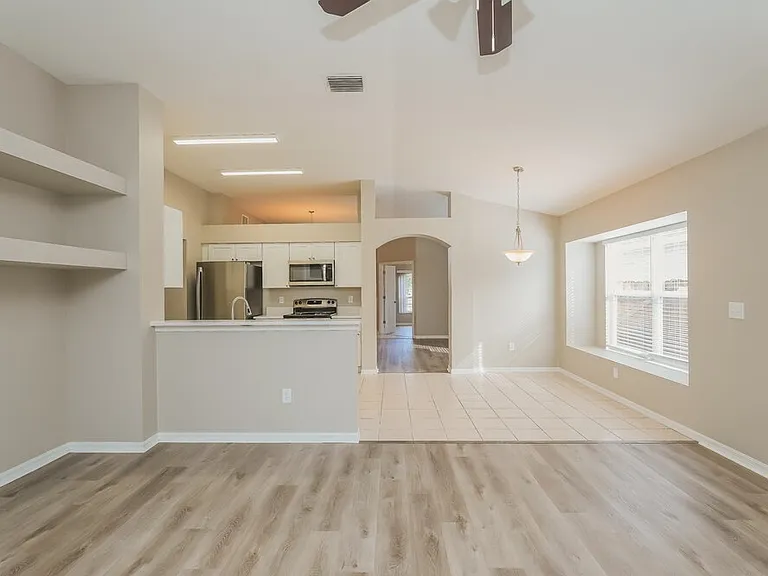 411 Sand Ridge Dr — Photo 7