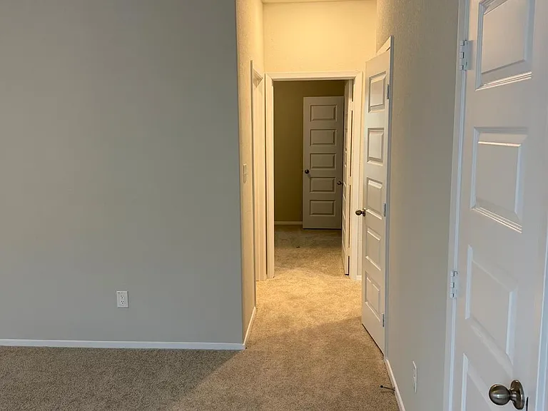 2615 Deren Ln — Photo 7