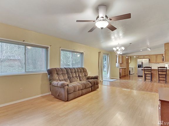 5th image of 27620 44th Ave E