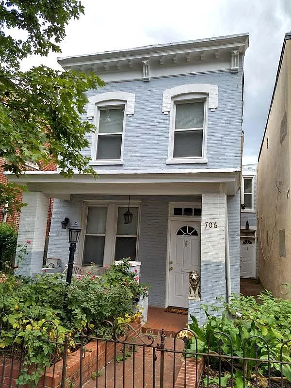 706 C St NE photo 1