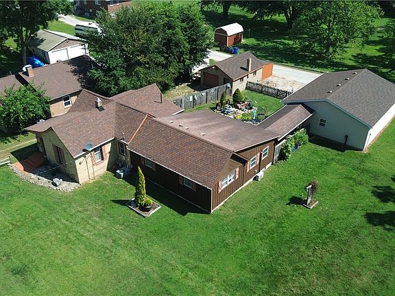 4th image of 125 Jones Ln