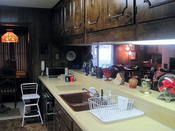 5th image of 601 River Oak Dr