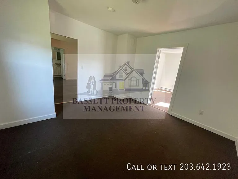 109 E Albert St #1W — Photo 3