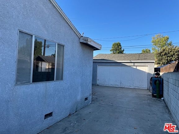 4th image of 10625 Orange Dr