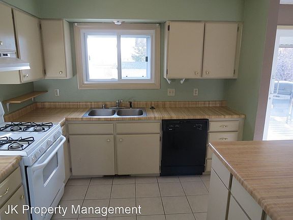 5th image of 1622 3rd West Hill Dr