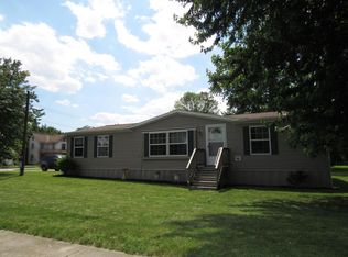 21 E Main St, Brownstown, PA 17508