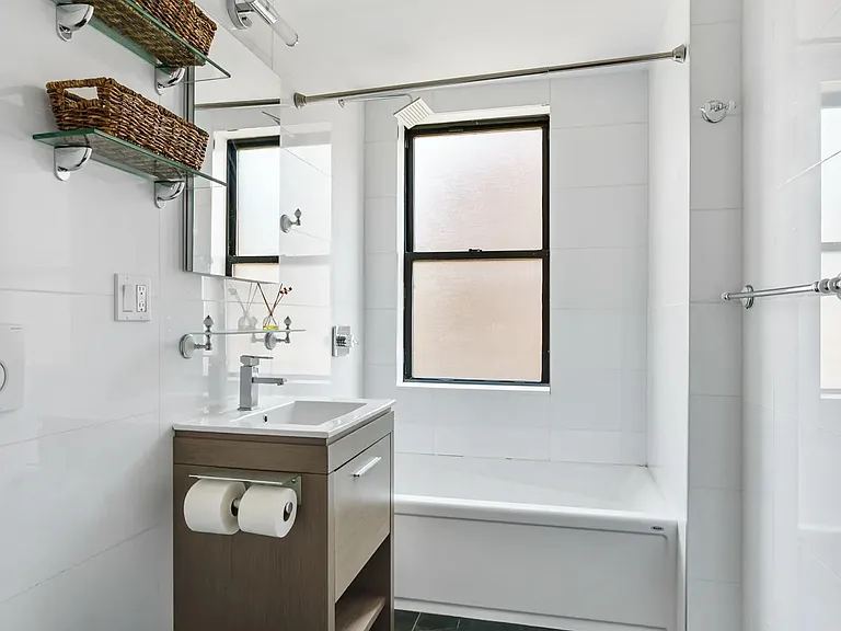 308 W 30th St #8B — Photo 5