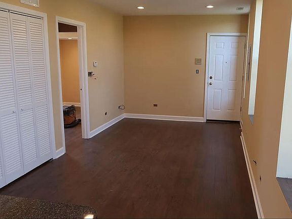 3rd image of 1445 N Bosworth Ave APT 3