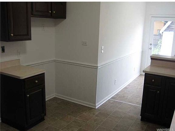 2nd image of 15 Galloway St