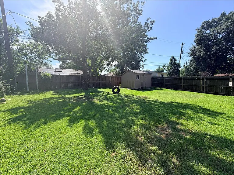 2217 Basket St — Photo 14