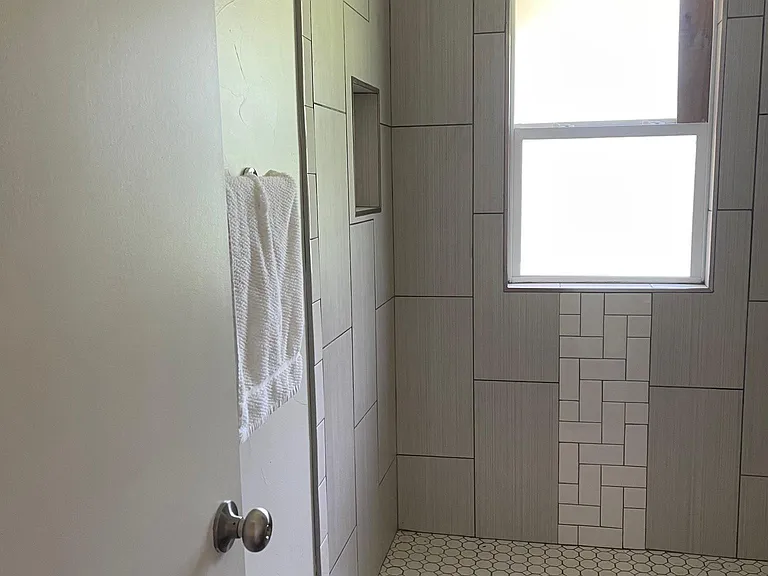 2515 N Fonshill Ave — Photo 4