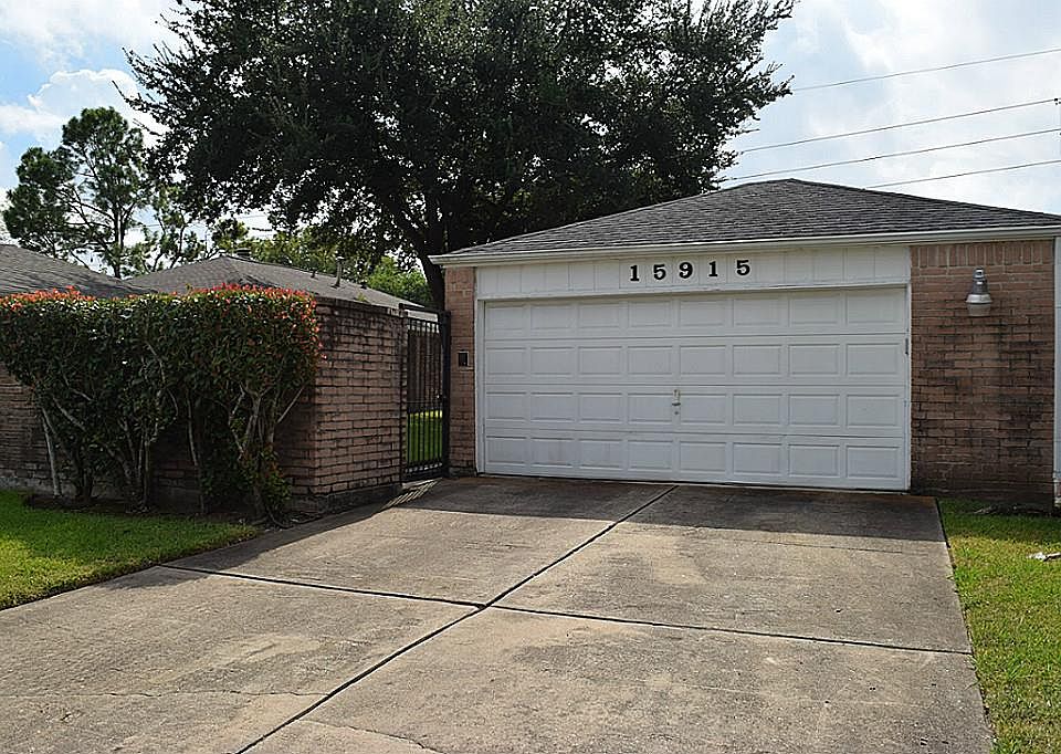 1st image of 15915 Camino Del Sol Dr