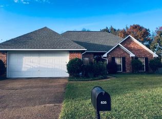 635 Summer Pl, Flowood, MS 39232