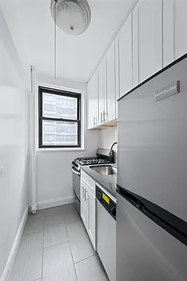 Rented by Douglas Elliman | media 22