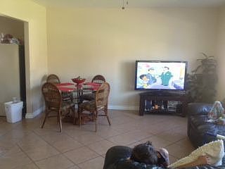 Living room/dining room