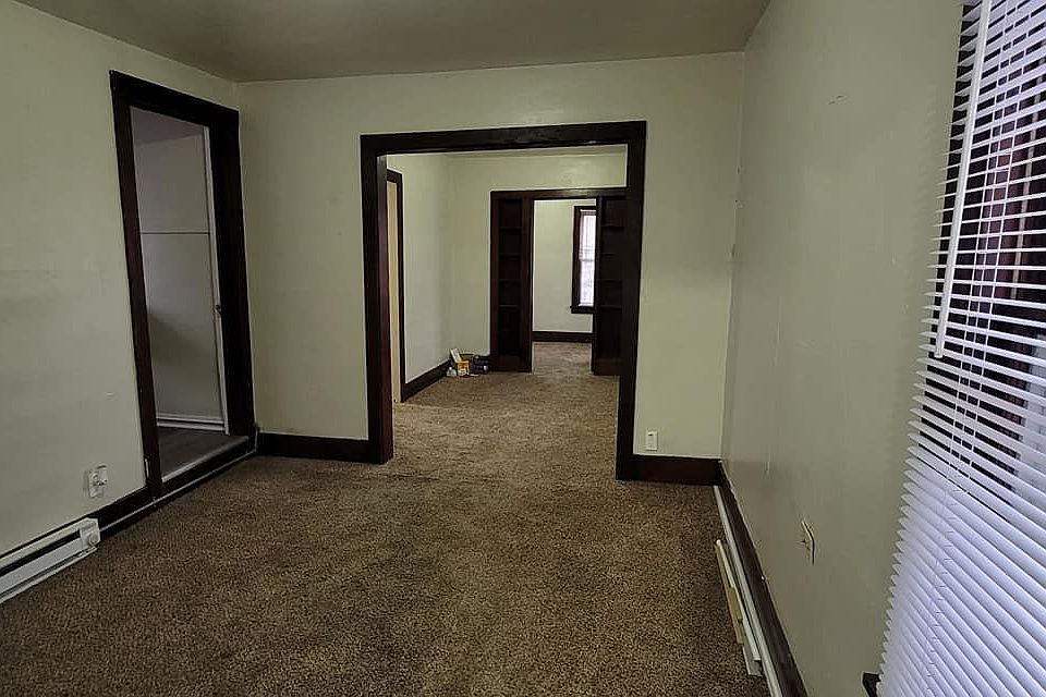 1st image of 218 W Holmes St #2