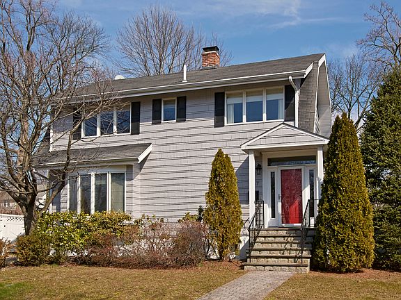 2nd image of 287 Glen Ave