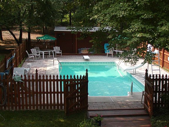 Pool/Cabana View