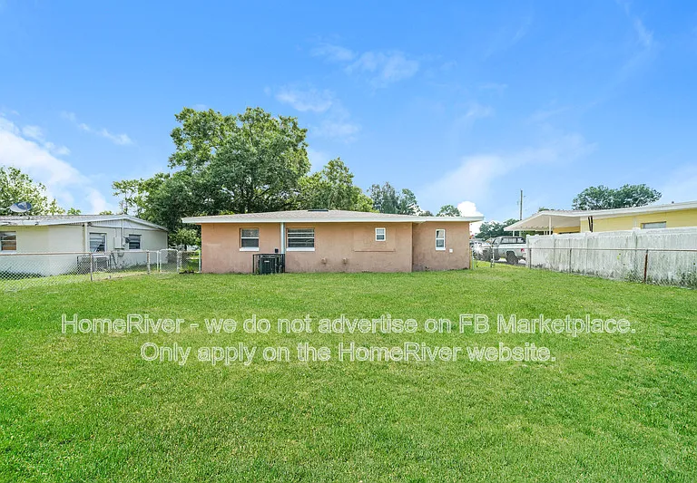4903 S 85th St — Photo 15
