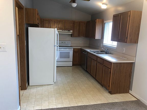 Kitchen with Appliances