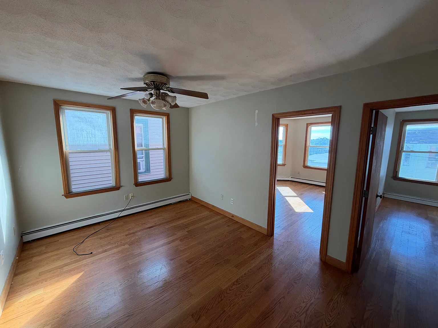 3 bed, 1200 sqft, $2,800 — Photo 3