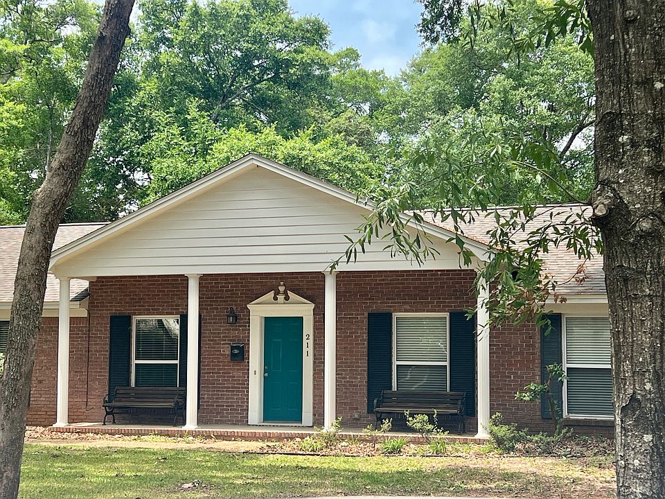 1st image of 211 Cordoba St