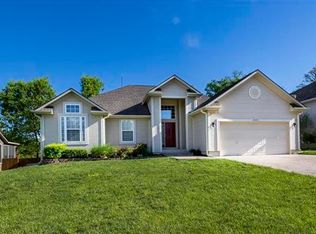 1762 N Sunset St, Olathe, KS 66061