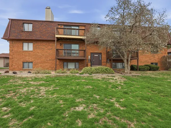 4190 Mallard Ct APT 9, Bettendorf, IA 52722