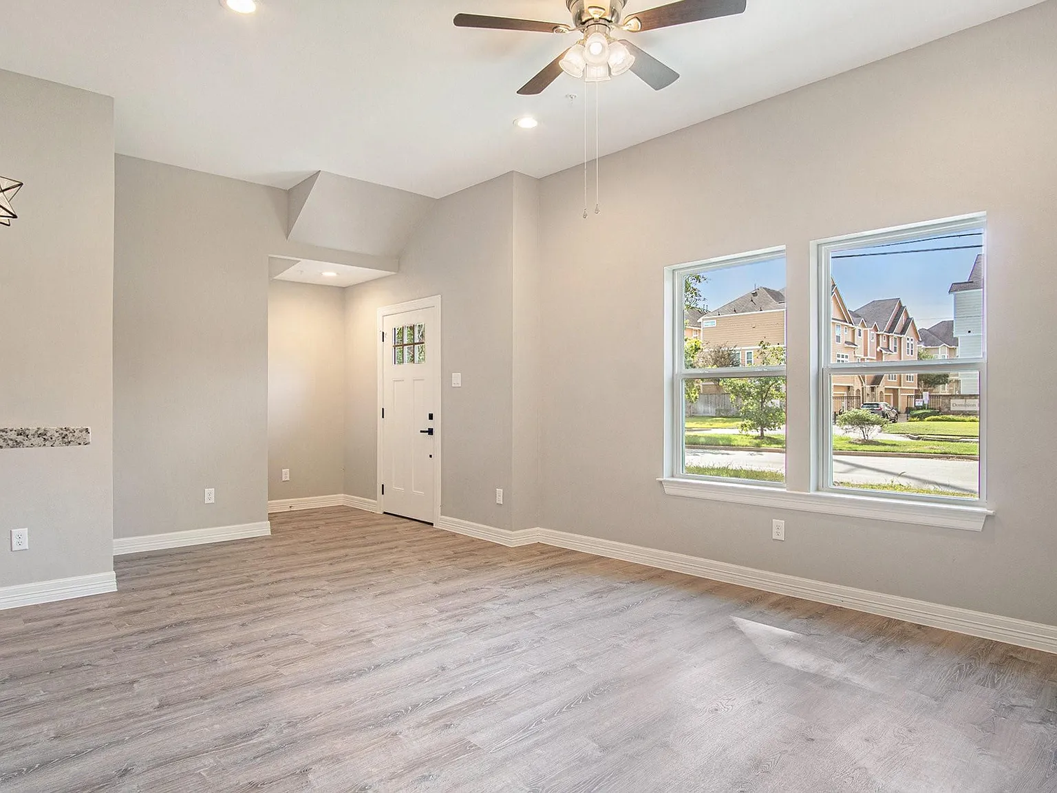 1 bed, 1.0 bath, 650 sqft, $1,525 — Photo 4
