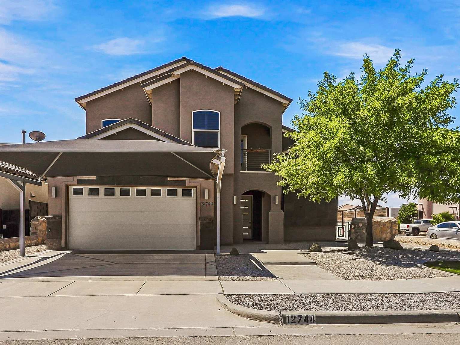 3 bed, 2.5 bath, 1799 sqft, $2,200 — Photo 2