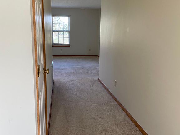 3rd image of 1021 Sequoia Dr NW