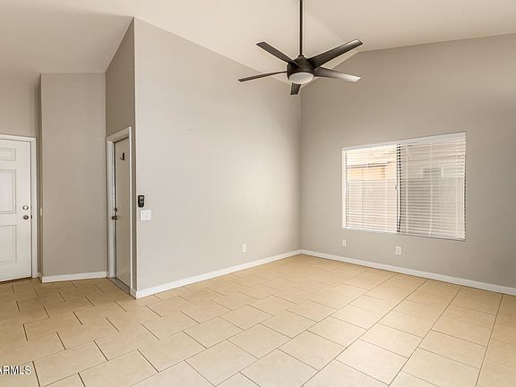 3rd image of 1934 E Grandview Dr