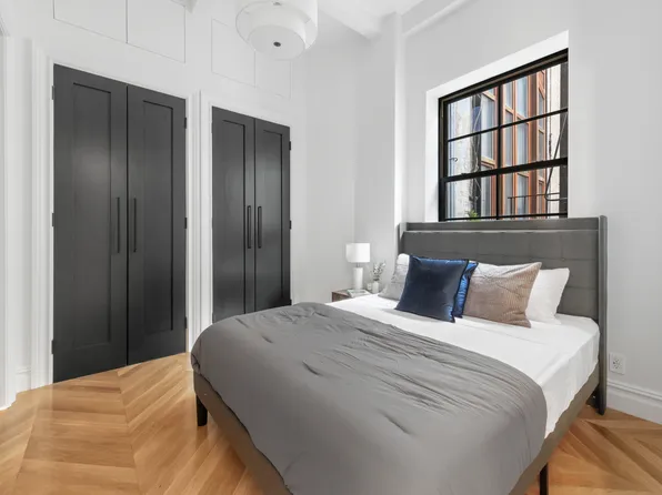 33 West 67th Street image 11 of 15