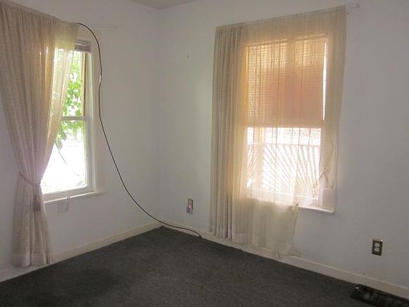 2nd image of 1511 Lyons Ave