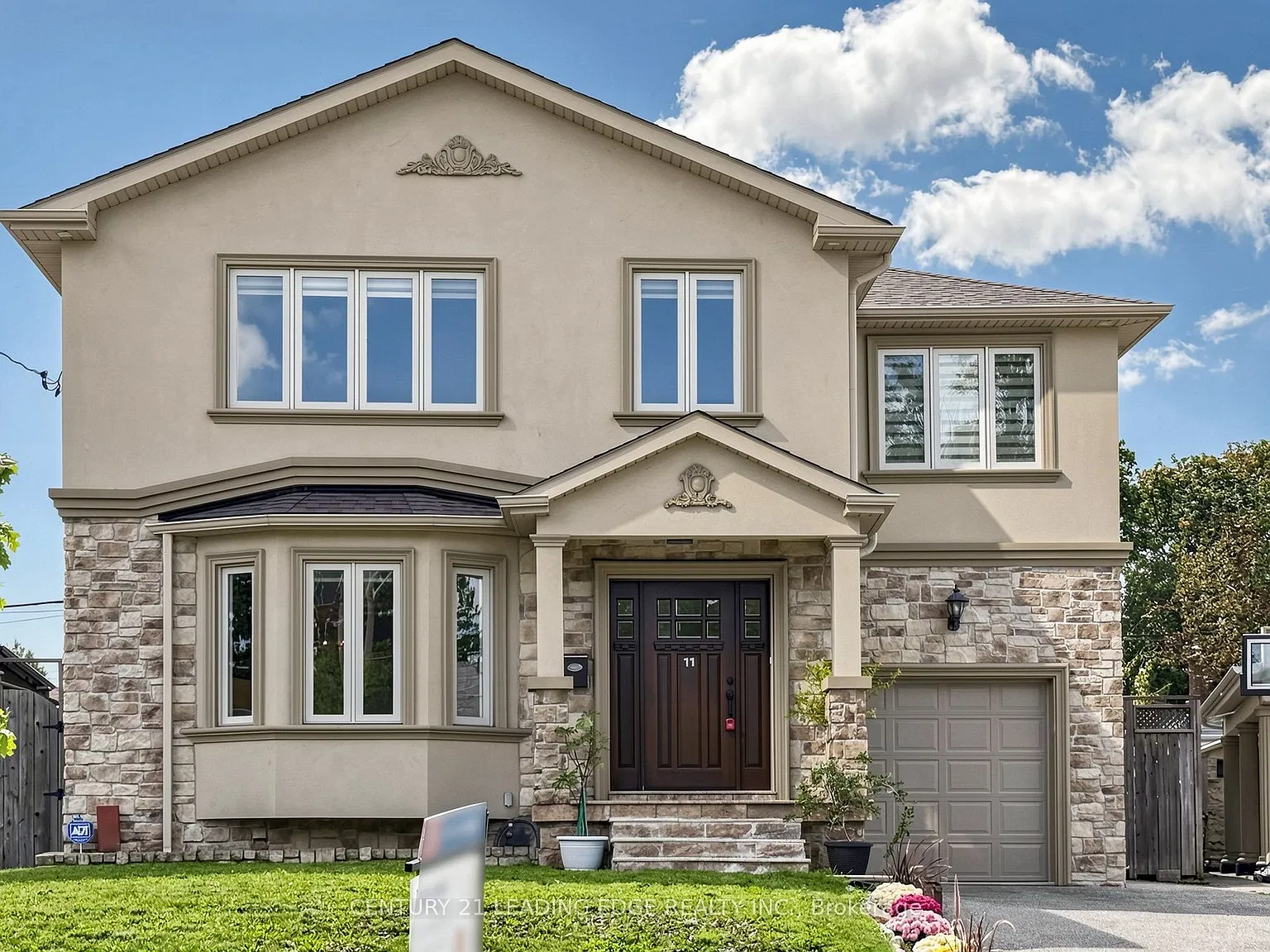 5 bed, $7,200 — Photo 2