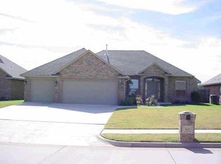 612 Alamo, Mustang, OK 73099