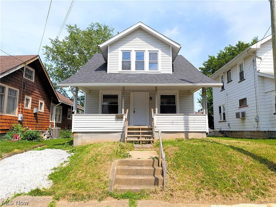 1st image of 864 10th St NE