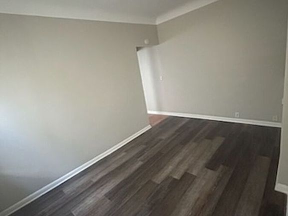 3rd image of 2166 W 45th St