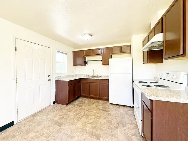 2860 Hemlock St #B — Photo 5