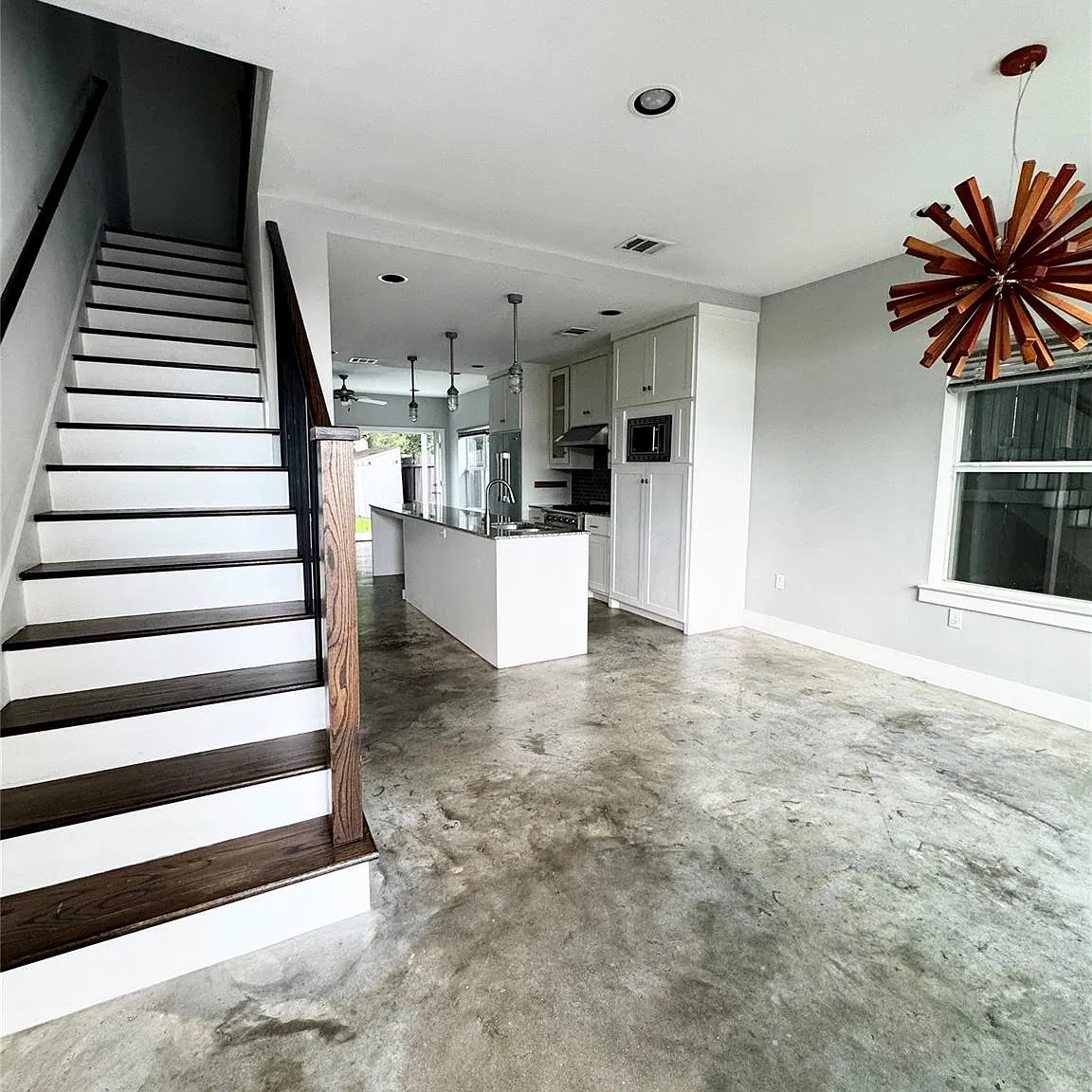 2 bed, 2.5 bath, 1404 sqft, $2,300 — Photo 1