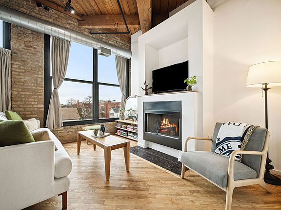 3rd image of 2161 N California Ave APT 302