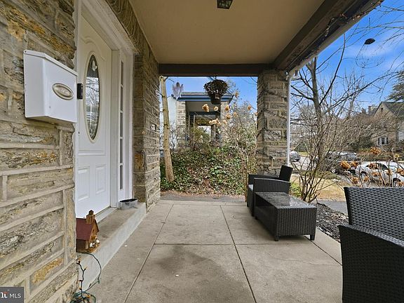 4th image of 7927 Heather Rd