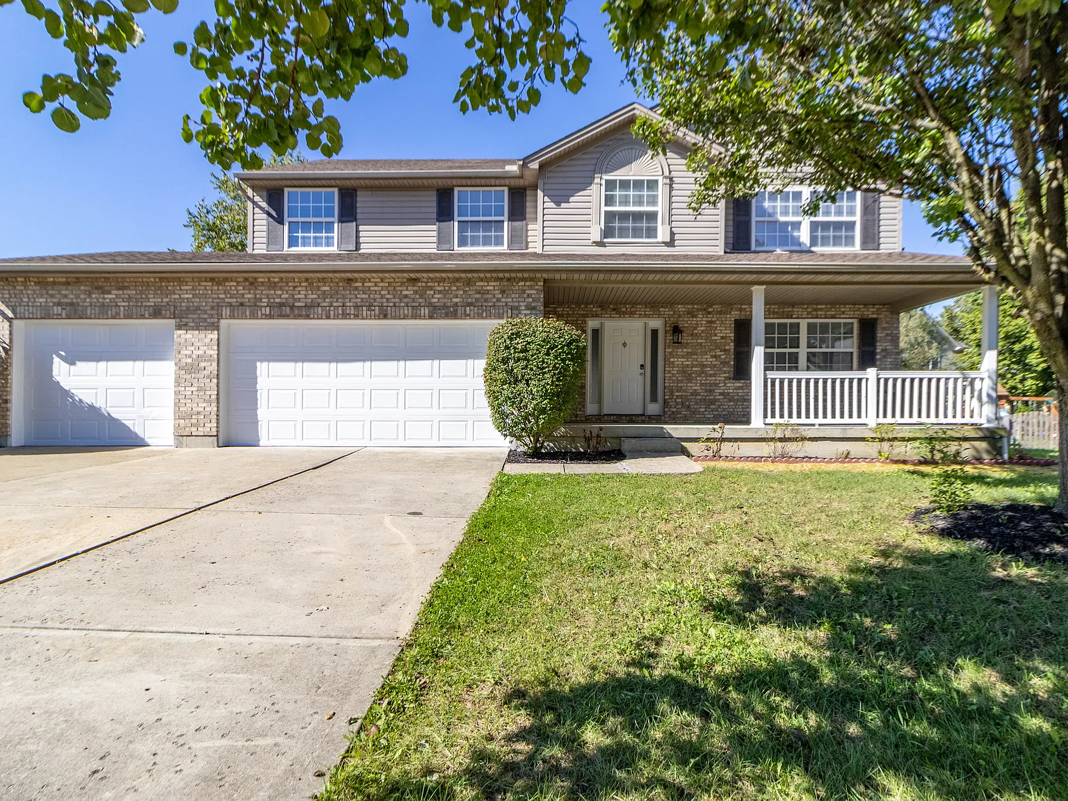 4 bed, 3.5 bath, 2348 sqft, $2,595 — Photo 1