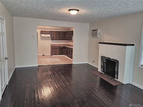5th image of 109 Warren St