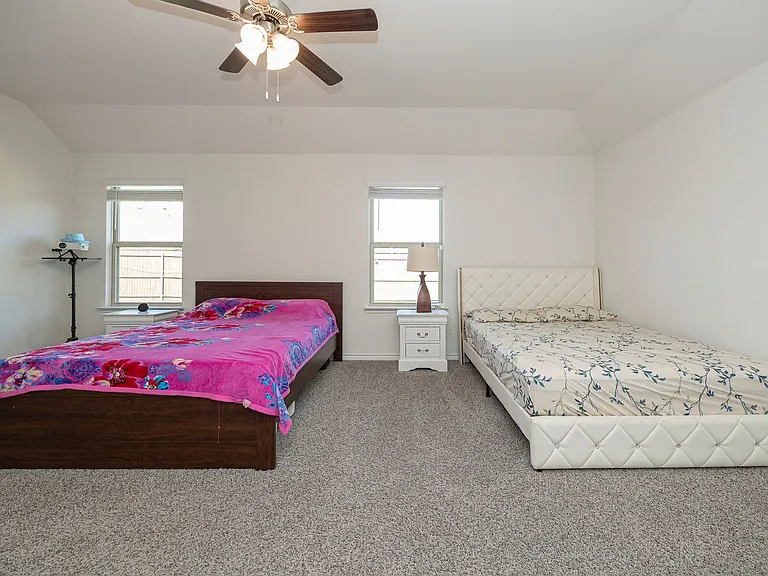 1205 Colonial Bluff Ln — Photo 11
