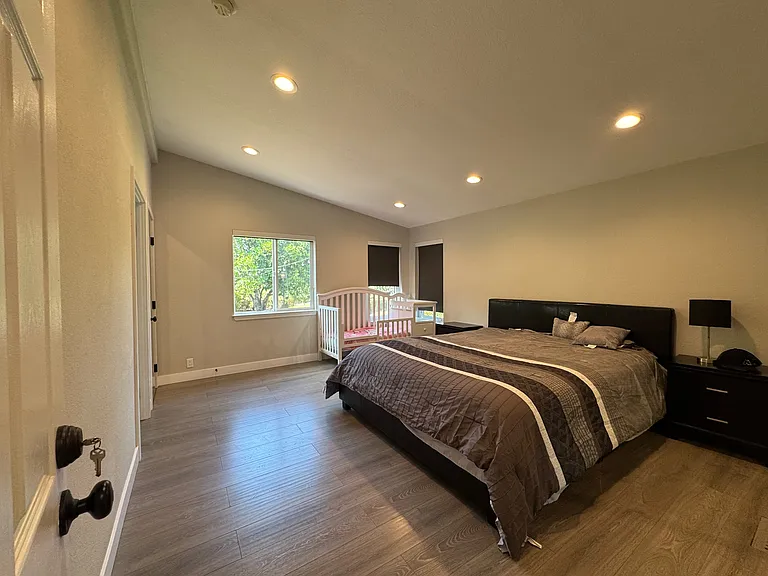 18320 Ingomar St — Photo 12